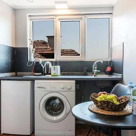 Lovely 1-bedroom In The Center Of Apartamento